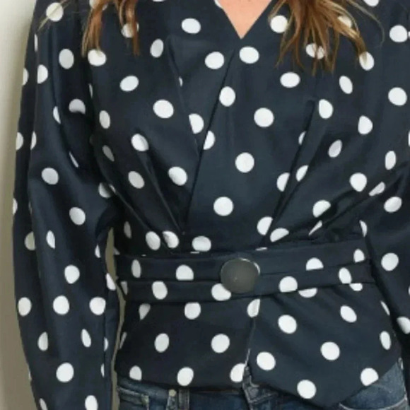 A CLASSIC BLOUSE - Picture 3 of 3